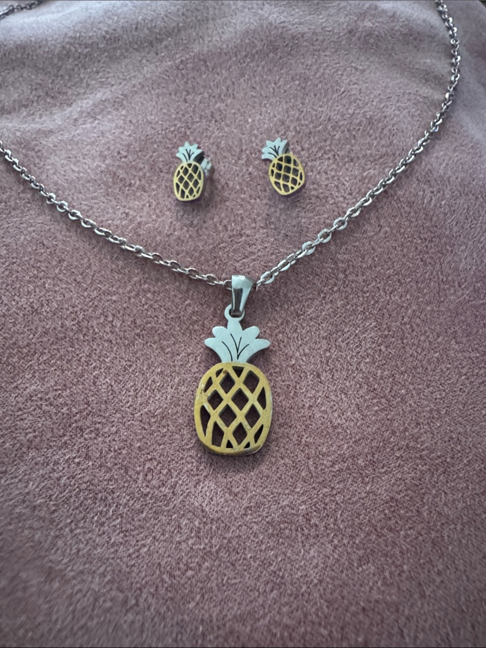 Pineapple Pendant Necklace and Stud Earrings Set - Silver & Gold Tone
